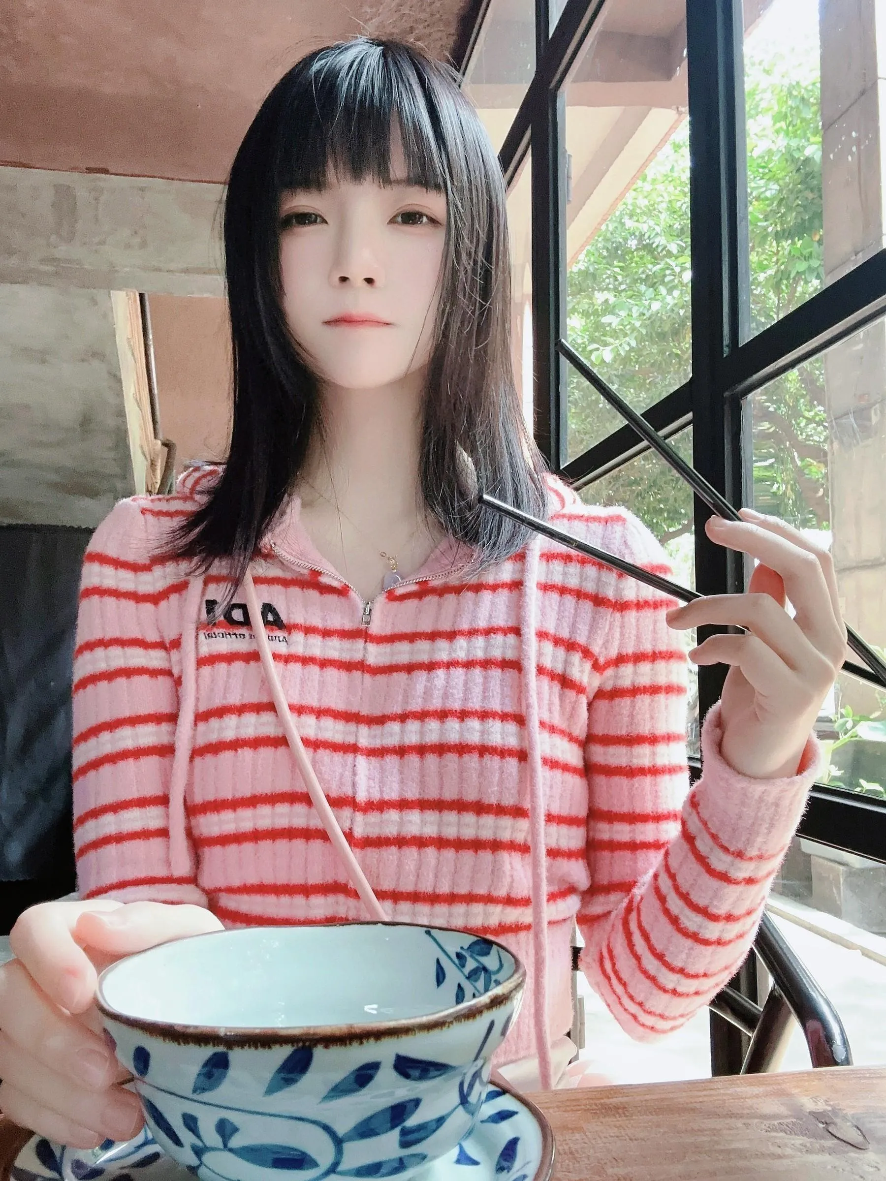 桜桃喵 – NO.166 条纹毛衣 [22P]插图1